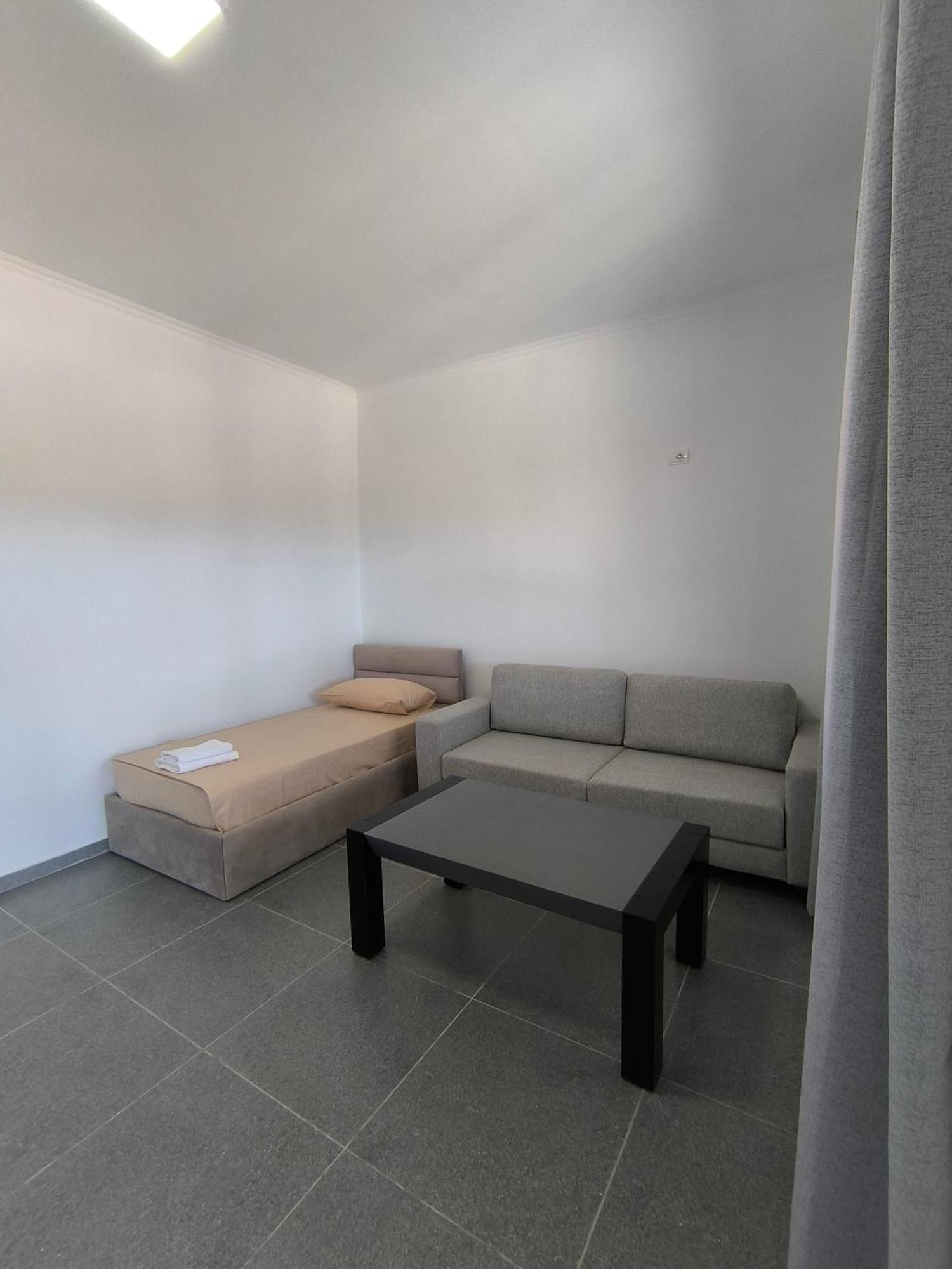 Kaful Apartments Qeparo Eksteriør bilde